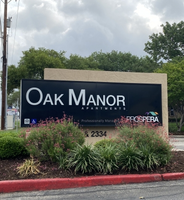 Oak Manor Apartments
